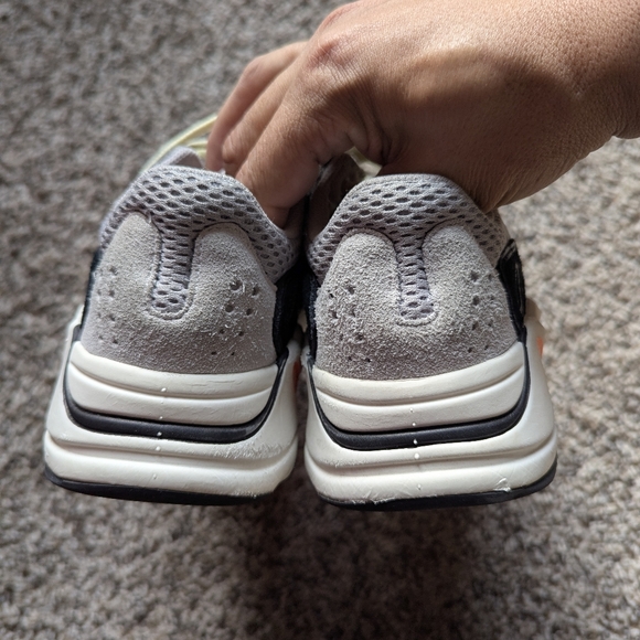 Yeezy Boost 700 Kids "Wave Runner - Picture 4 of 5